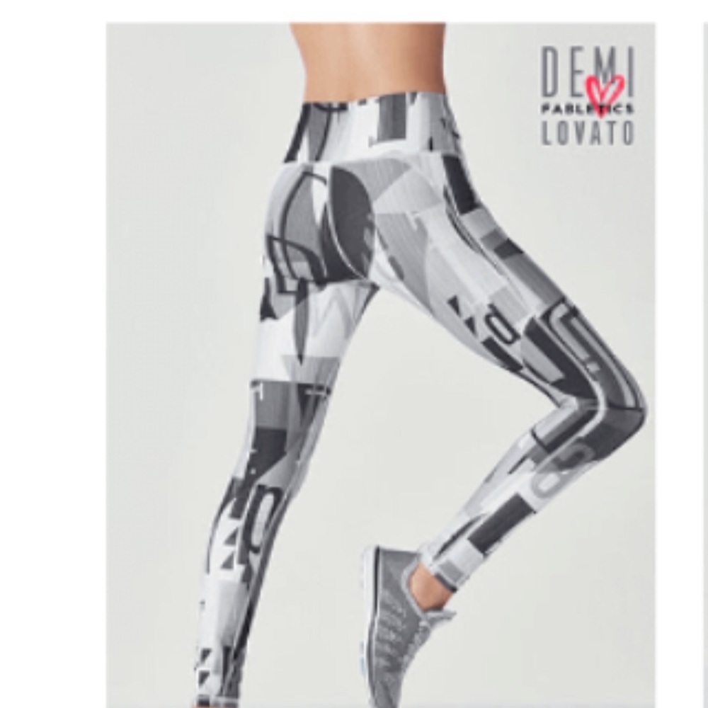 FLASH SALE Fabletics Lisette  Leggings